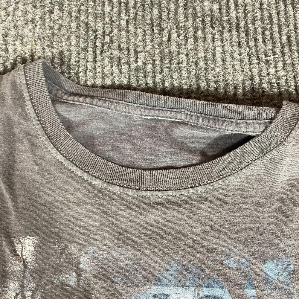 Lot of 2 Wolf T Shirts Mens Medium Black Gray Nature Outdoors AOP Graphic Wolves - Picture 9 of 11